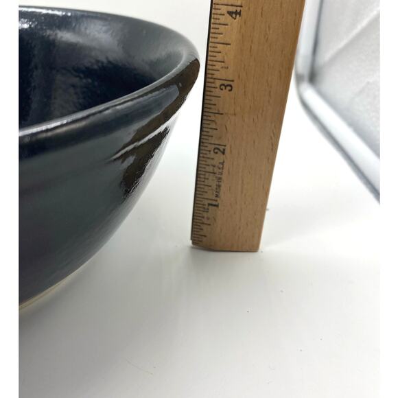 Studio Pottery. Signed Black mixing Bowl - Picture 5 of 7
